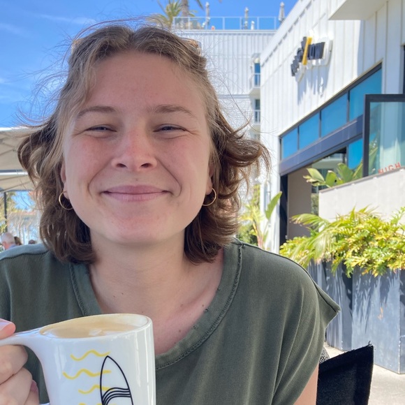 Meet your Posher, Kara - Picture 1 of 1